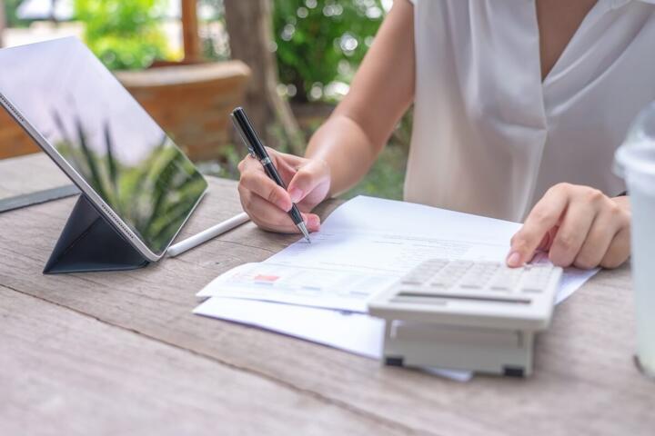 How to Track Your Daily Spending Using Simple Pen and Paper